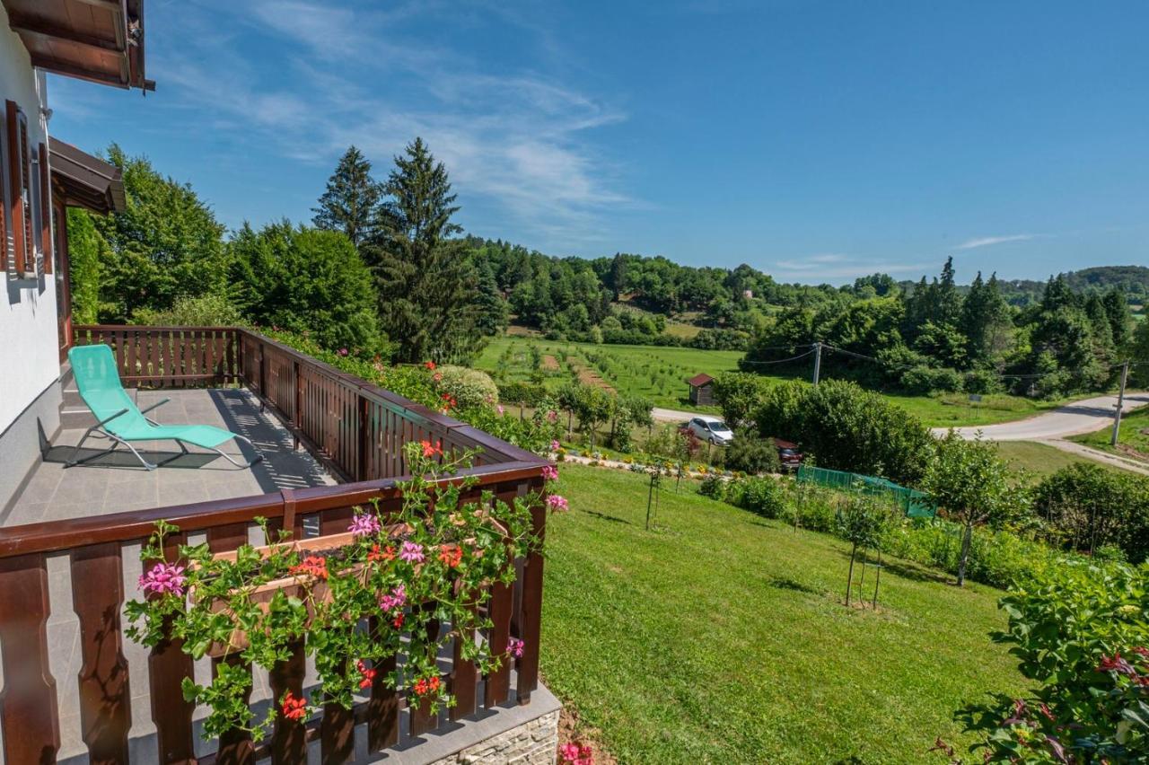 Holiday Home Mare Near River Karlovac Eksteriør billede