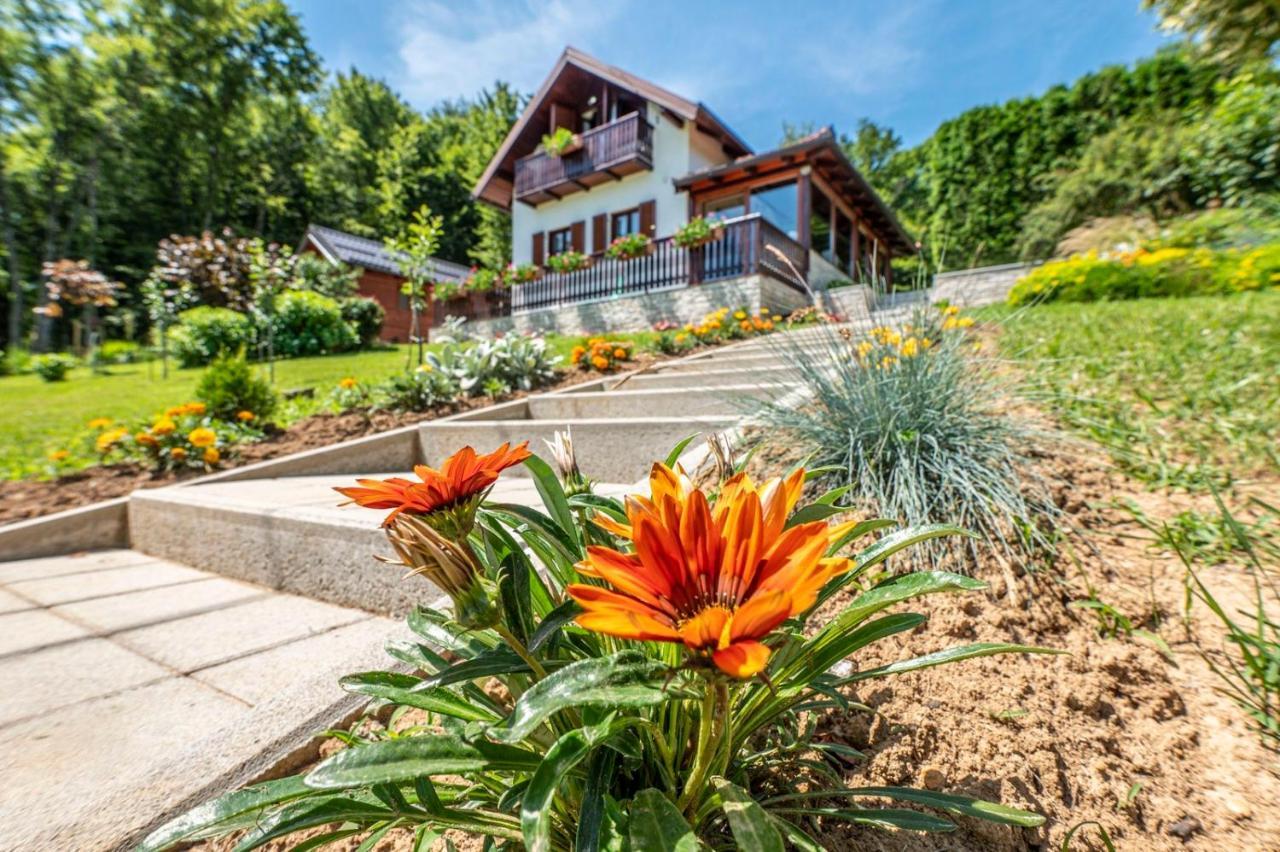 Holiday Home Mare Near River Karlovac Eksteriør billede