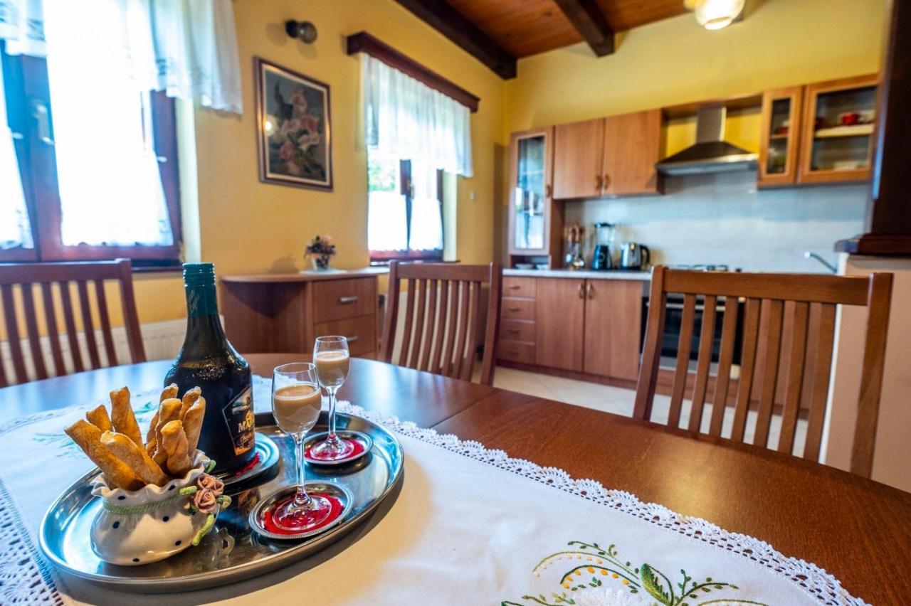 Holiday Home Mare Near River Karlovac Eksteriør billede