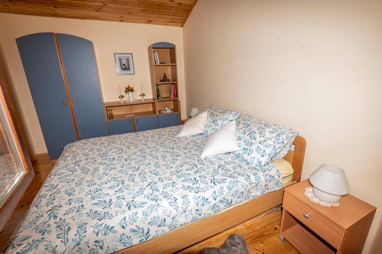 Holiday Home Mare Near River Karlovac Eksteriør billede